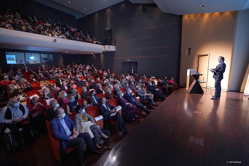 Dr. Peter Frankopan delivers lecture at Cotsen Hall on October 7, 2021.