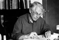 Poet Nikos Fokas donates his papers to the Gennadius Library Archives